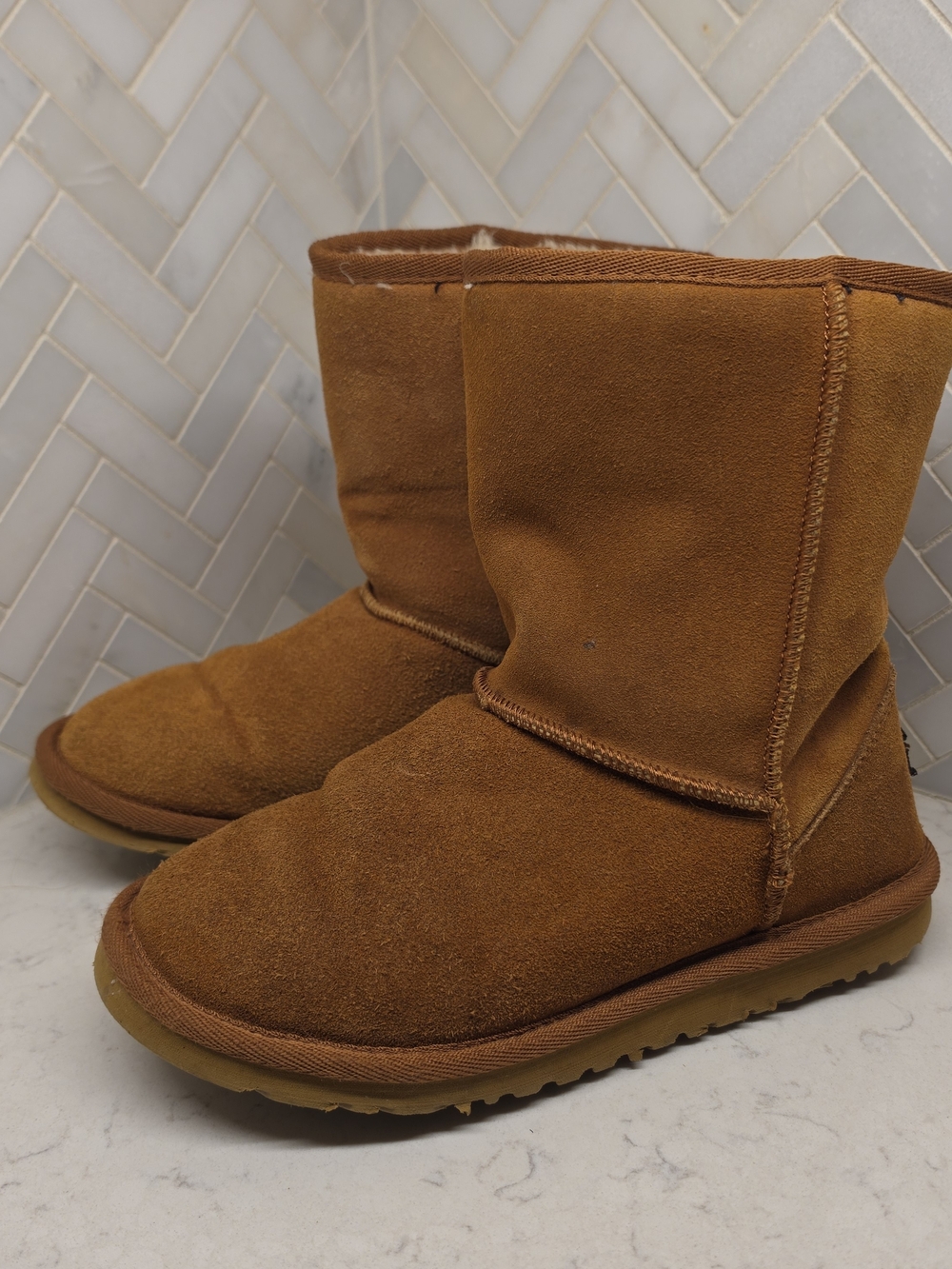 UGG Kids Suede Cozy Boot - Chestnut Brown